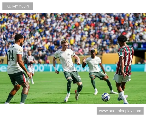 足球球星热议皇马对切尔西之战:战术对决与球员表现的深度解析 足球球星热议皇马对切尔西之战:战术对决与球员表现的深度解析